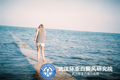 哪些因素易导致白癜风呢